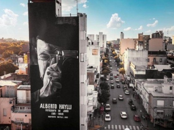 ALBERTO HAYLLI, UNA MEMORIA&nbsp;REVELADA