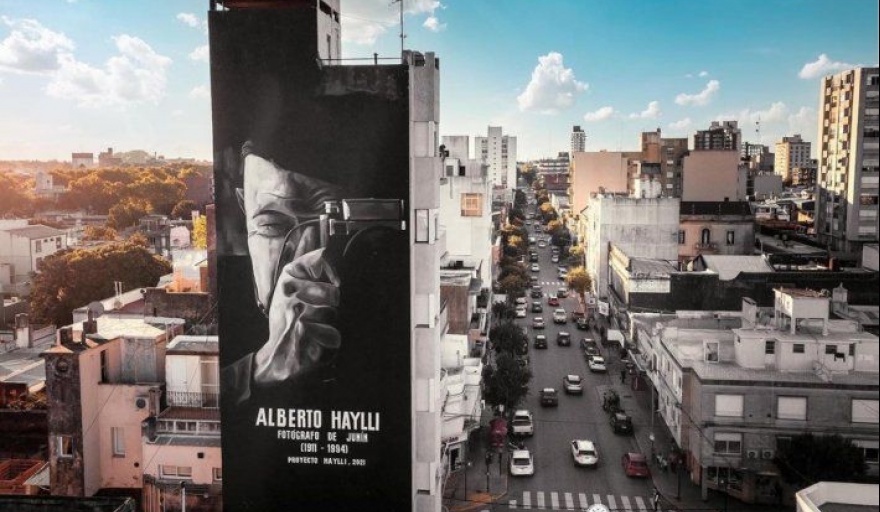 ALBERTO HAYLLI, UNA MEMORIA REVELADA